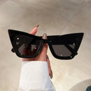 Óculos de Sol Estilo Gatinho com Tons Gradientes e Proteção UV400
